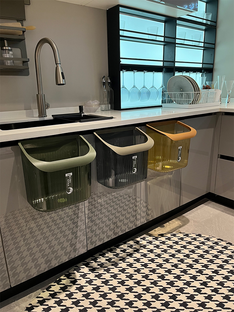 厨房壁挂垃圾桶挂式新款客厅橱柜门悬挂纸篓厨余卫生间分类收纳桶