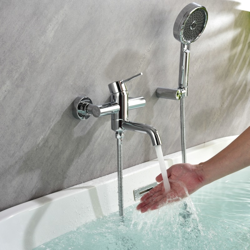 壁挂式单把双控冷热水铜圆形北欧风格纯色镀铬浴缸淋浴龙头