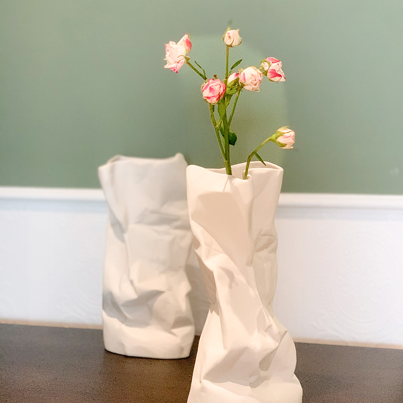 HoneyMee纸袋花瓶不规则褶皱白色陶瓷花瓶简O约插花器家居装饰摆