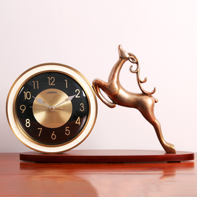定制鹿摆件装饰钟表座钟美式创意时尚中式实木家用时钟欧式复古台