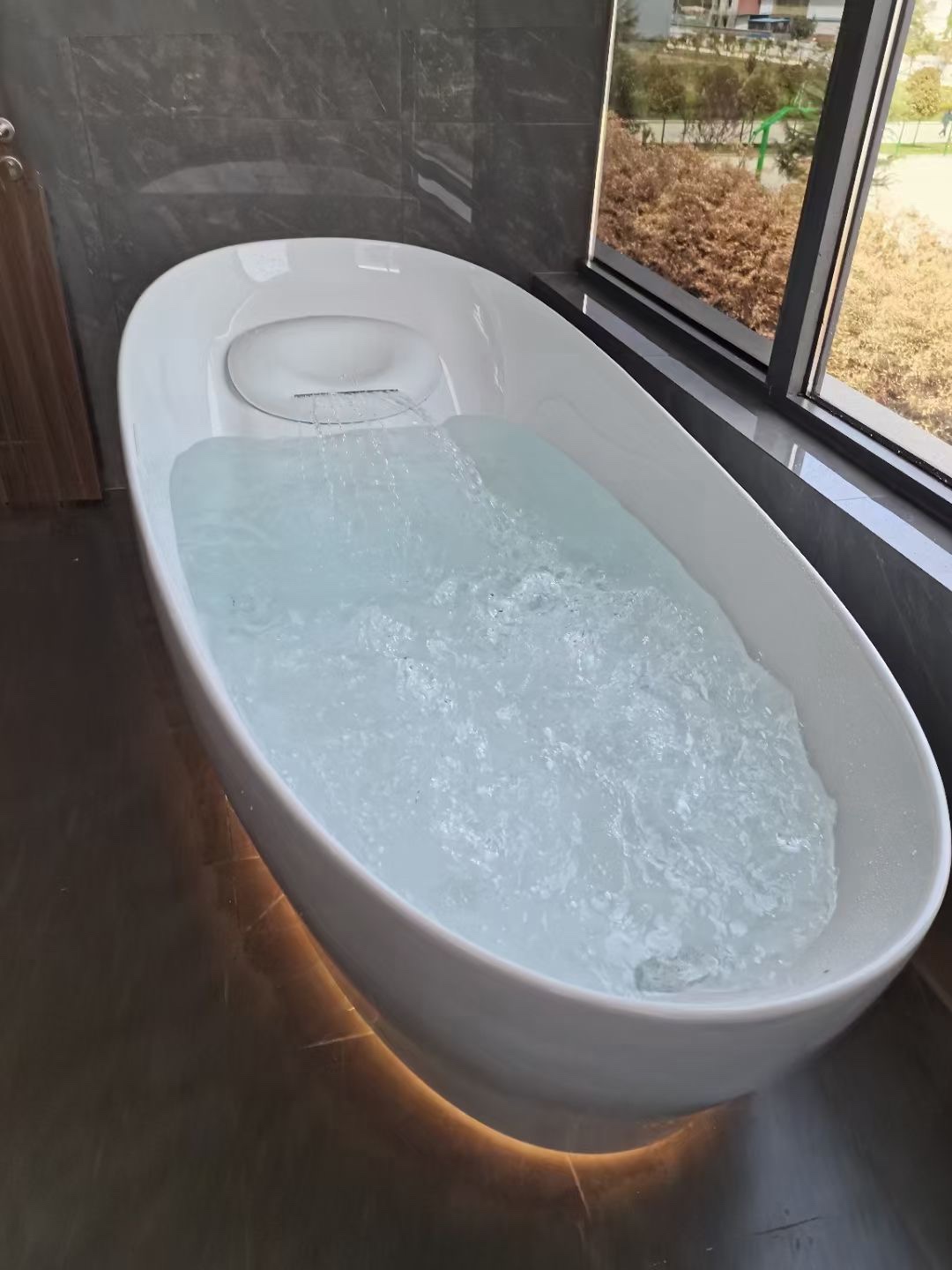 TOTO按摩浴缸PJYD2200PW晶雅气泡冲浪按摩浴缸2.2米独立式漂浮缸
