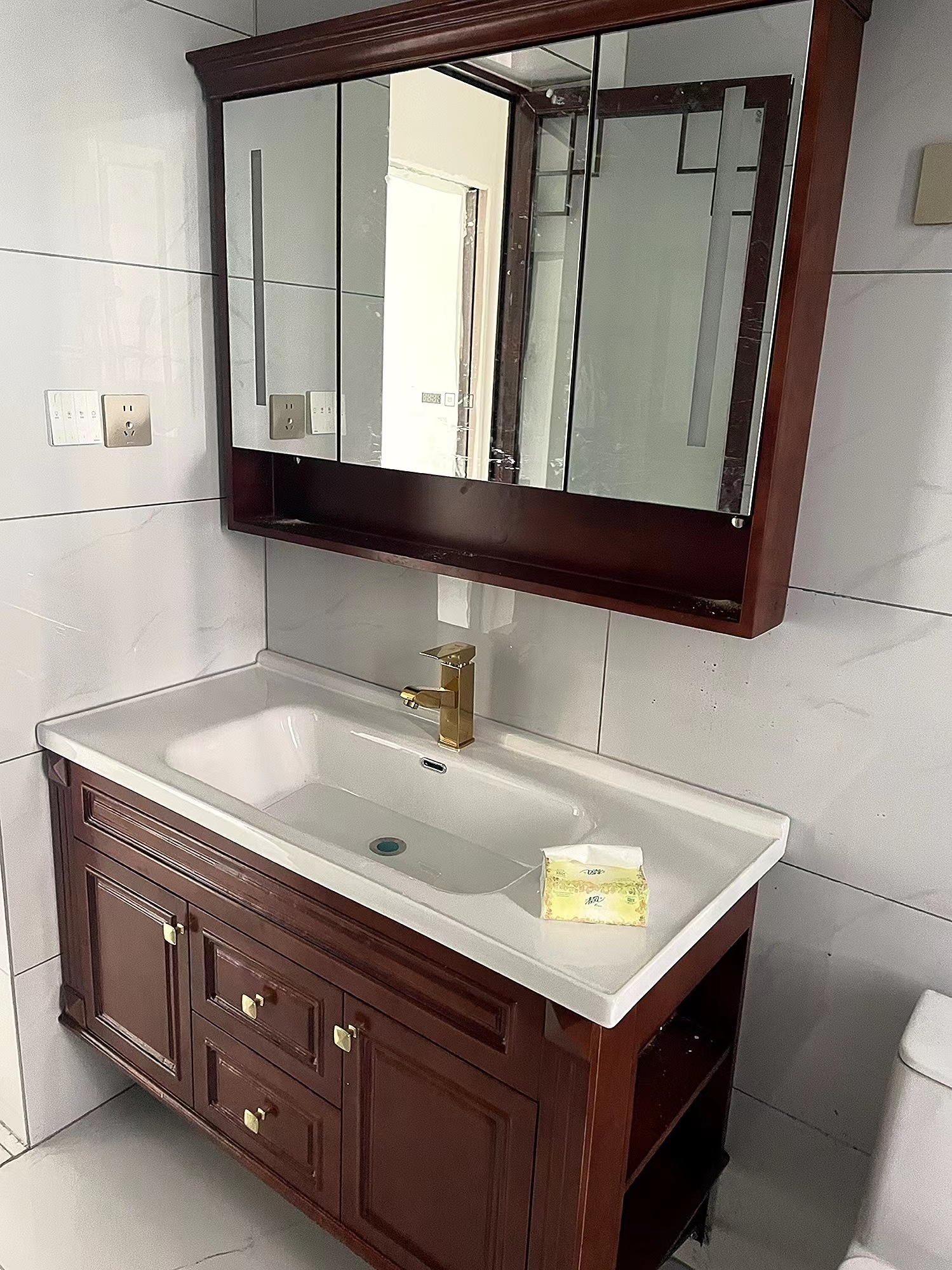 美式智能镜浴室柜组合陶瓷一体盆卫生间挂壁式实木洗手洗脸池盆柜