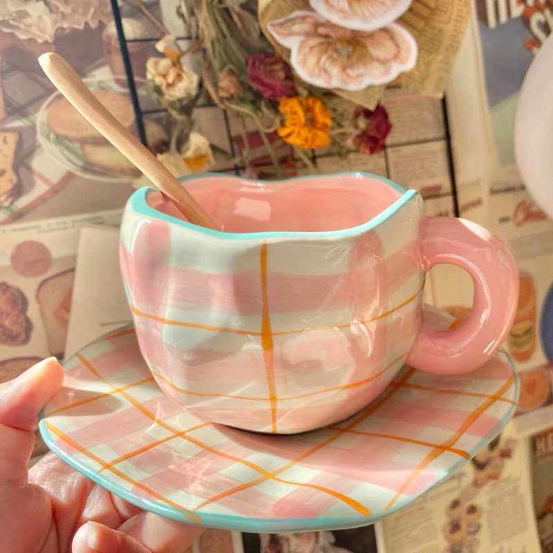 丹麦小众粉色复古手捏格纹陶瓷咖啡杯碟套装马克杯早餐闺蜜礼物