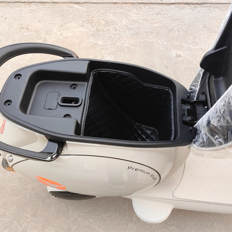 适用于雅迪冠能6代Q50-D电动车坐桶垫内衬套防水马桶置物箱工具箱