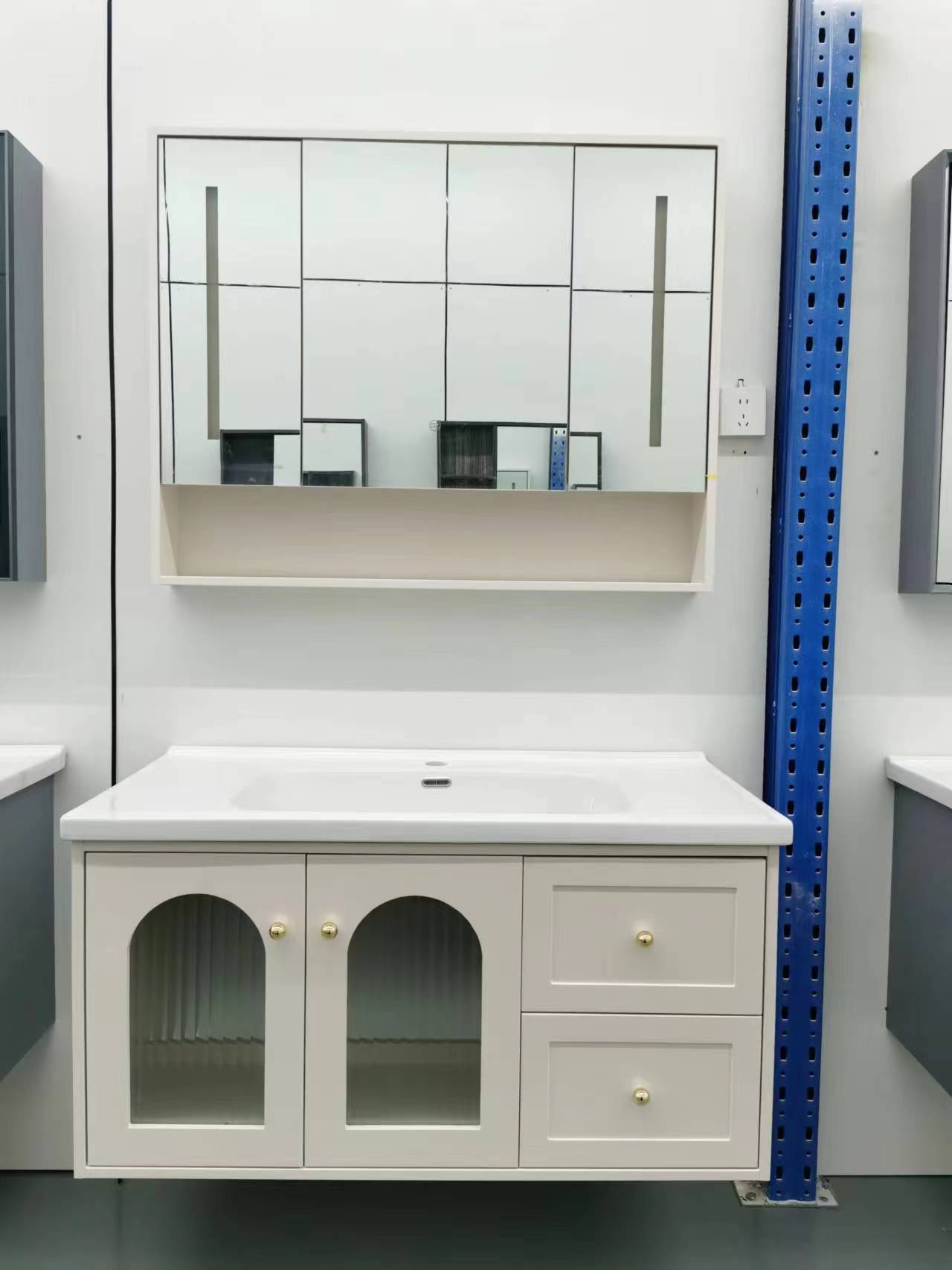 浴室柜组合一体陶瓷盆洗脸盆卫生间洗手池洗漱台面盆智能镜柜套装