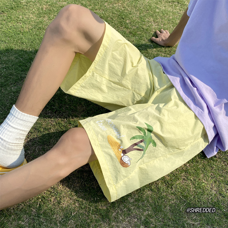 夏日多巴胺奶黄色短裤男夏季薄款速干冰丝裤子oversize沙滩五分裤