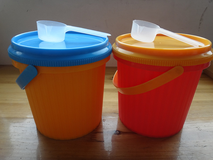彩色小号洗衣粉收纳桶杂物储存罐加厚塑料盒PP带盖防水小盒子送勺