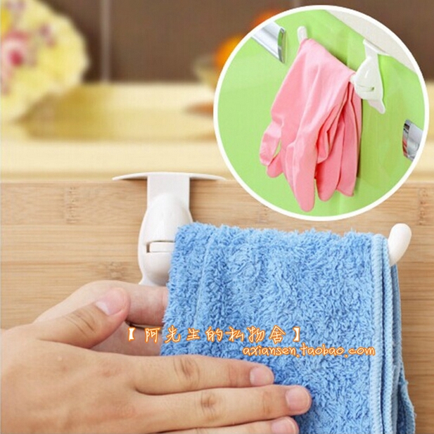 日本 KM 毛巾挂厨房橱柜门背式转轴毛巾架 抹布架可旋转挂钩正品
