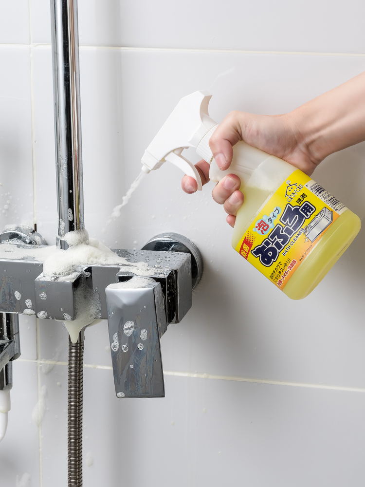 日本进口厕所瓷砖清洁剂浴室强力去污剂浴缸除垢剂玻璃水垢清除剂