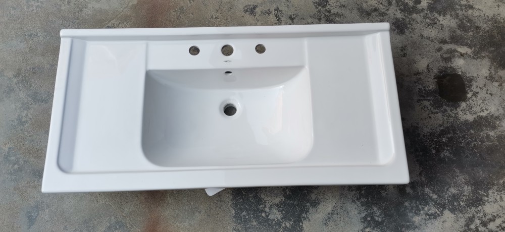 陶瓷一体盆嵌入式台上盆浴室柜单盆欧式三孔洗手盆八寸三孔洗脸盆