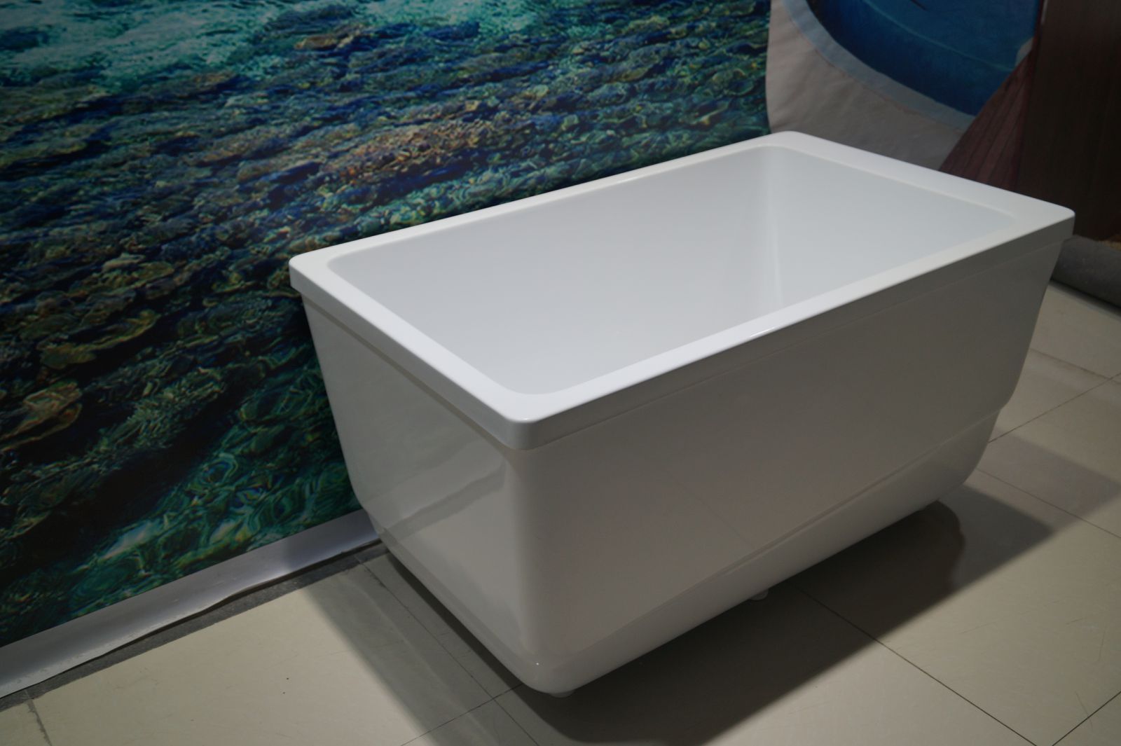 SPA小尺寸超大空间浴缸独立式家用小浴盆亚克力泡澡盆日式小户型
