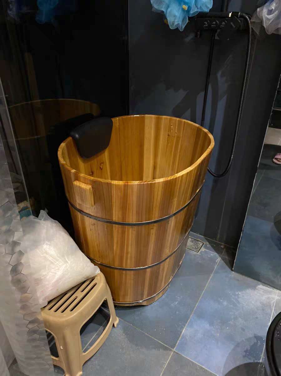 急速发货木桶浴桶加高不占地成人泡澡木桶洗澡桶实木浴缸家用洗澡